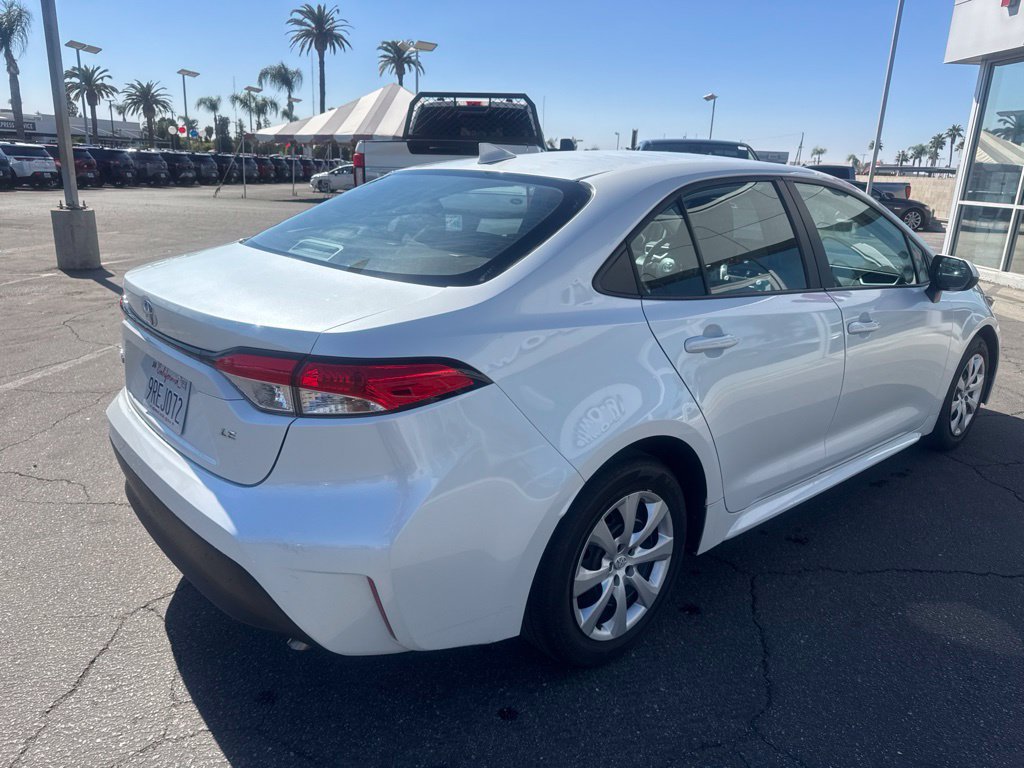 Used 2025 Toyota Corolla LE FWD image 4