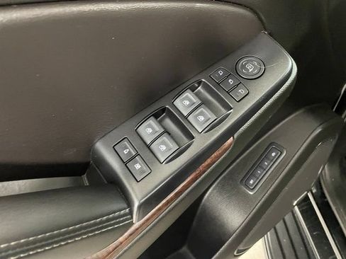 Used 2019 GMC Yukon SLT w/ Open Road Package AWD/4WD image 20