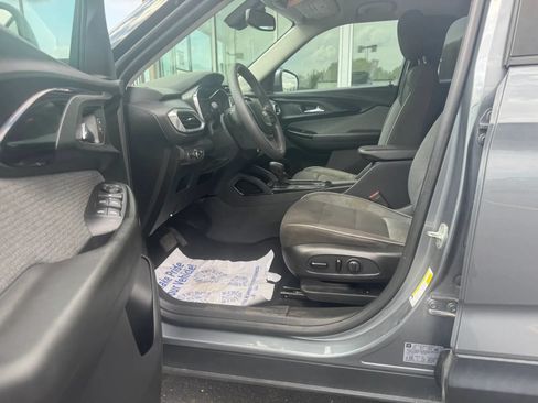 Used 2021 Chevrolet TrailBlazer LT w/ Convenience Package FWD image 4