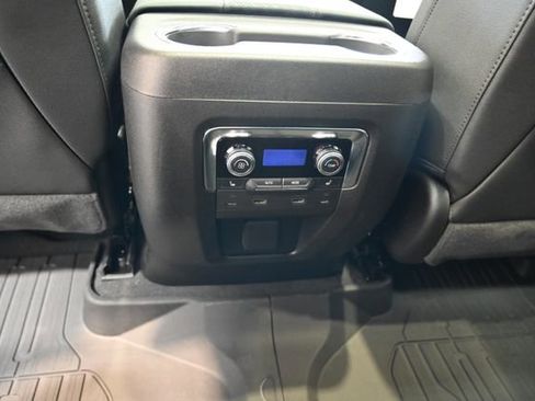 New 2026 GMC Yukon XL AT4 image 29
