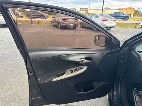 Used 2012 Toyota Corolla S image 9