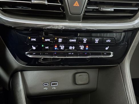 Used 2026 Buick Encore GX Avenir w/ Avenir Technology Package FWD image 15
