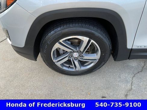 Used 2020 GMC Terrain SLT w/ Preferred Package AWD/4WD image 9