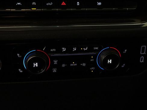 Used 2023 Chevrolet Silverado 1500 LT AWD/4WD image 41
