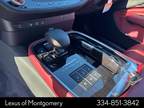 New 2026 Lexus LS 500 AWD image 25