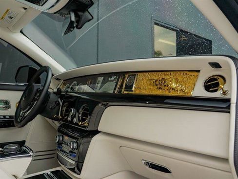 Used 2024 Rolls-Royce Phantom Sedan image 69