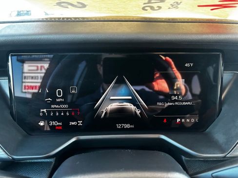 Used 2025 GMC Acadia Elevation w/ Elevation Premium Package AWD/4WD image 13