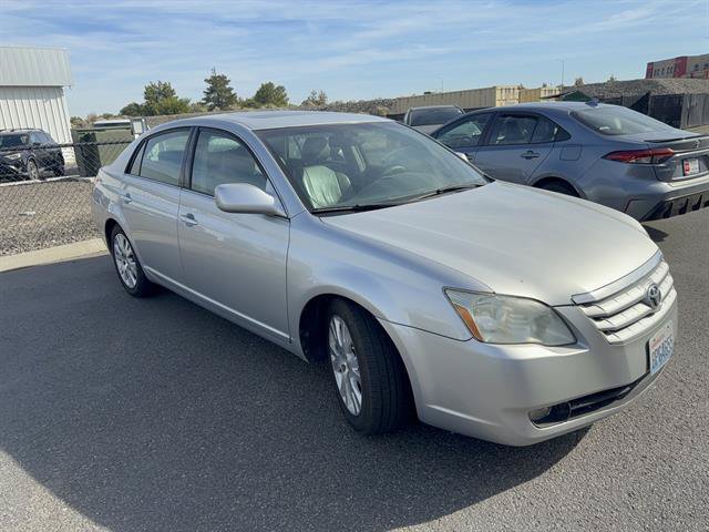 Used 2006 Toyota Avalon XLS FWD image 3