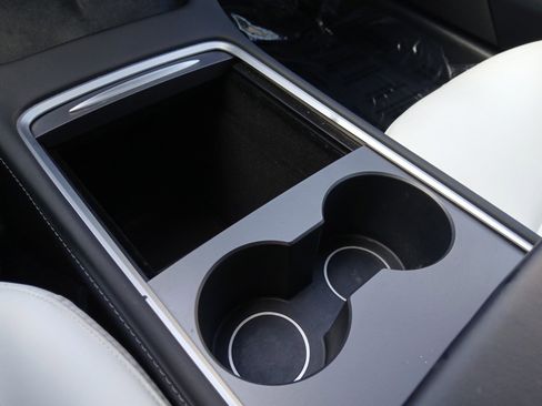 Used 2023 Tesla Model 3 Standard Range image 20