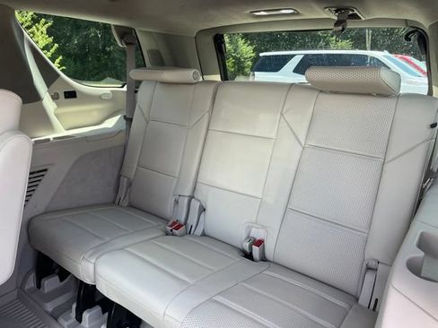 Certified 2023 Cadillac Escalade Premium Luxury Platinum w/ LPO, Radiant Package RWD image 44