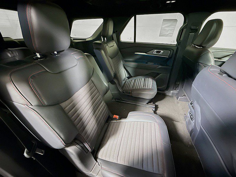 New 2025 Ford Explorer ST-Line w/ Premium Package AWD/4WD image 29