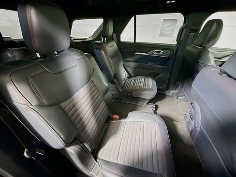 New 2025 Ford Explorer ST-Line w/ Premium Package AWD/4WD image 29