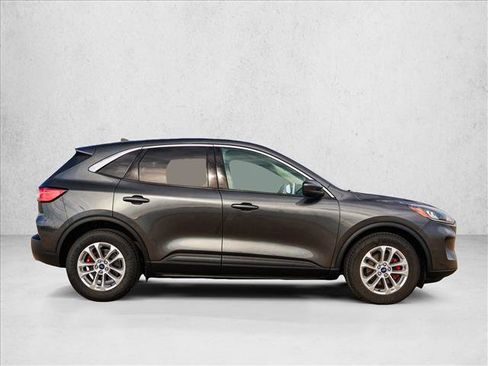Used 2020 Ford Escape SE FWD image 4