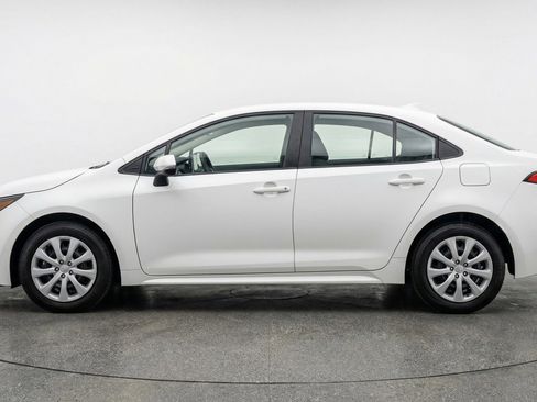 Used 2025 Toyota Corolla LE FWD image 5