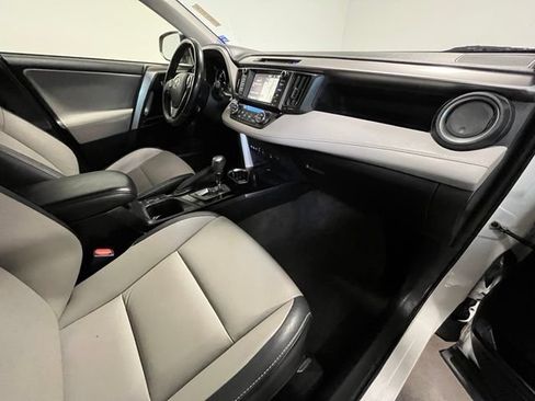 Used 2018 Toyota RAV4 Limited w/ Advanced Technology Package AWD/4WD image 10