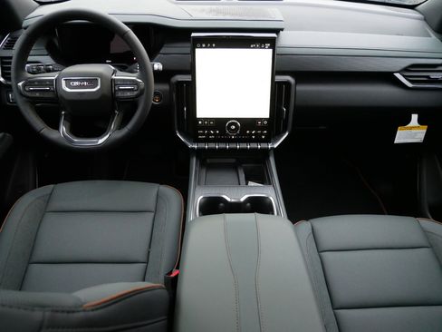 New 2026 GMC Acadia AT4 w/ Luxury Package image 9