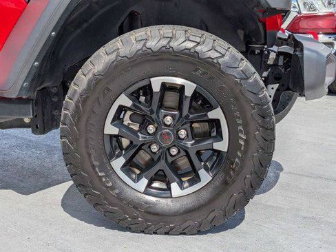 Certified 2025 Jeep Wrangler Unlimited Rubicon AWD/4WD image 12