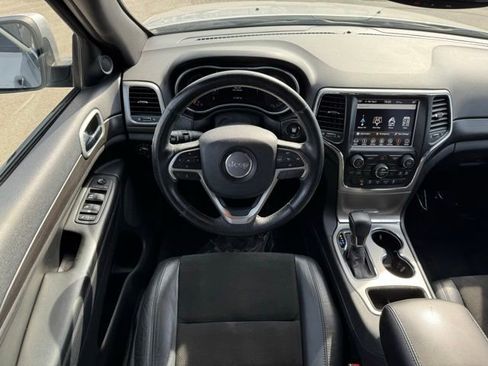 Used 2018 Jeep Grand Cherokee Altitude image 5