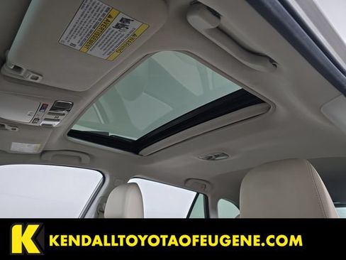 Used 2017 Subaru Outback 2.5i Limited AWD/4WD image 25
