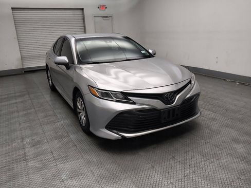 Used 2018 Toyota Camry FWD image 13