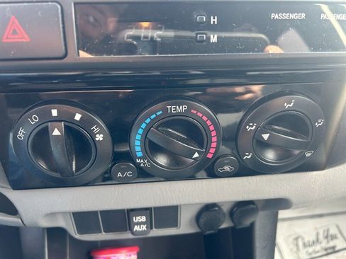 Used 2012 Toyota Tacoma V6 w/ TRD Sport Pkg image 9