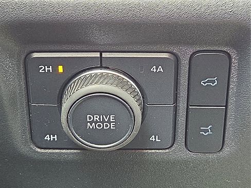 Used 2025 Ford Expedition Platinum AWD/4WD image 22