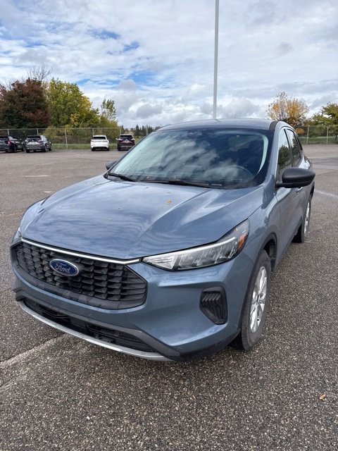 Used 2023 Ford Escape Active AWD/4WD image 1