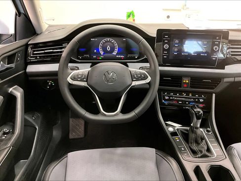 New 2026 Volkswagen Jetta SE image 15