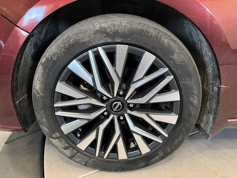 Used 2024 Nissan Altima 2.5 SV w/ SV Premium Package FWD image 17