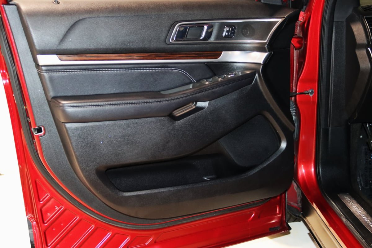 Used 2018 Ford Explorer Limited AWD/4WD image 29