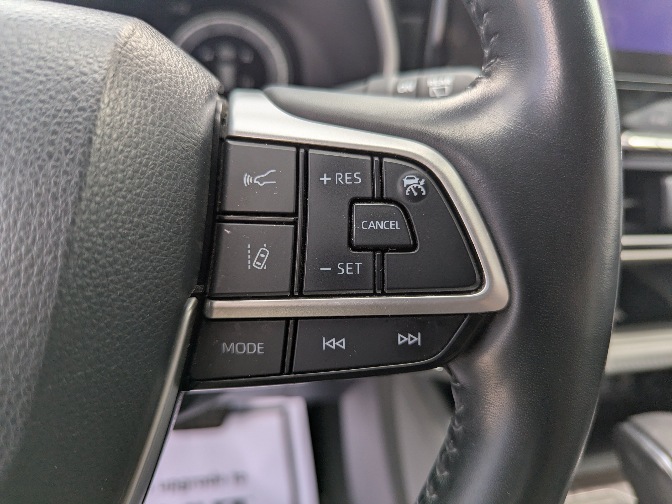 Used 2023 Toyota Highlander Limited AWD/4WD image 16