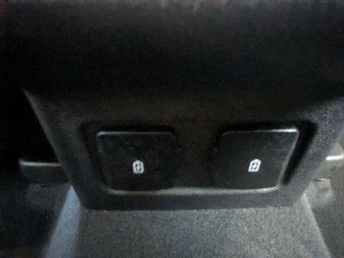 Used 2023 Lincoln Corsair Reserve w/ Equipment Group 201A FWD image 18