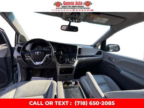 Used 2017 Toyota Sienna XLE image 36