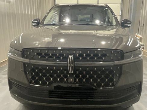 Used 2025 Lincoln Navigator L Black Label w/ Black Label Special Edition AWD/4WD image 5