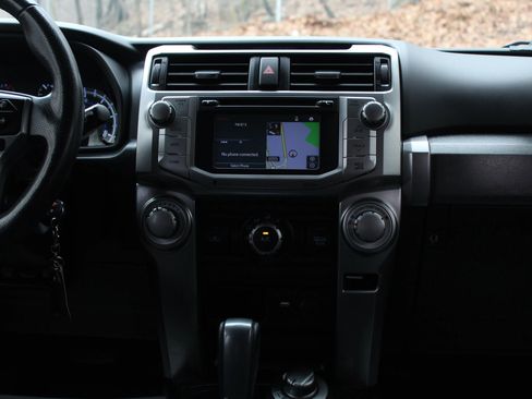 Used 2015 Toyota 4Runner SR5 image 21