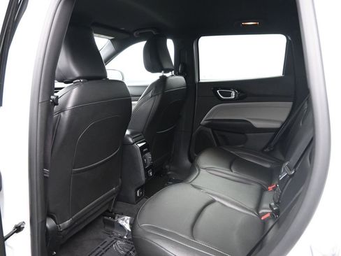 Used 2025 Jeep Compass Limited image 29
