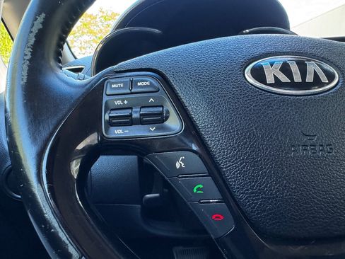 Used 2017 Kia Forte S FWD image 23