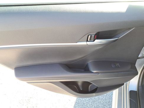 Certified 2022 Toyota Camry SE image 7