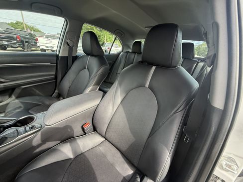 Used 2024 Toyota Camry XSE FWD image 10