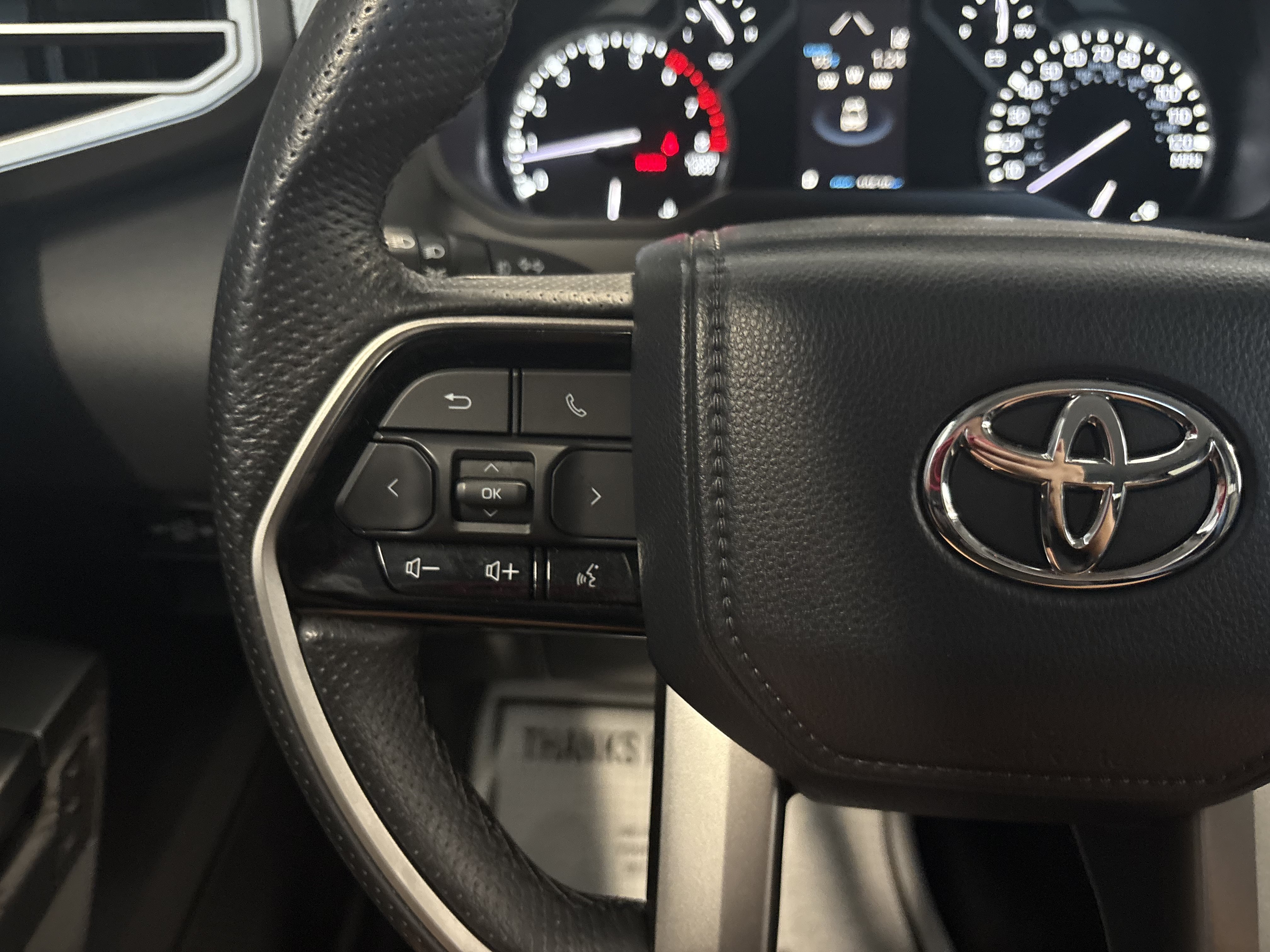 Used 2022 Toyota Tundra Limited w/ TRD Off-Road Package AWD/4WD image 25