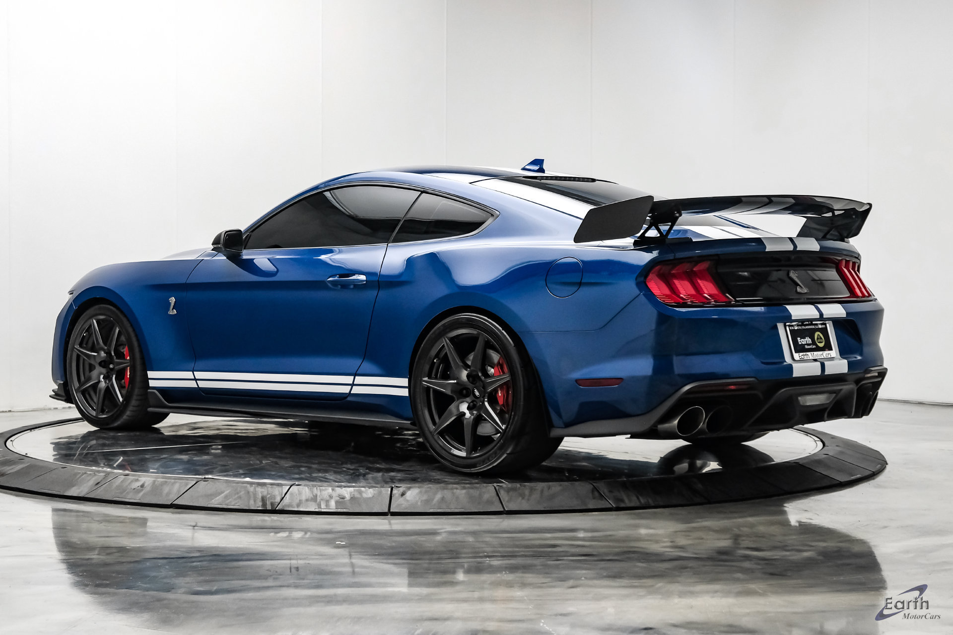 Used 2022 Ford Mustang Shelby GT500 w/ Carbon Fiber Track Pack RWD image 12