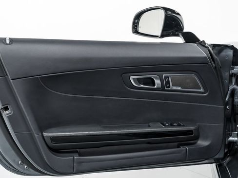 Used 2018 Mercedes-Benz AMG GT R image 9