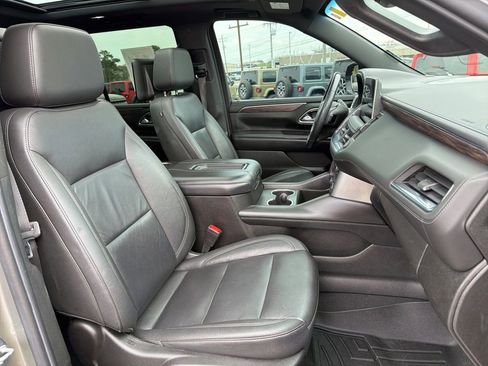 Used 2021 Chevrolet Tahoe Z71 w/ Rear Media and Nav Package image 33