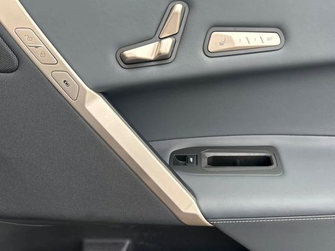 Used 2025 BMW iX xDrive50 w/ Premium Package image 19