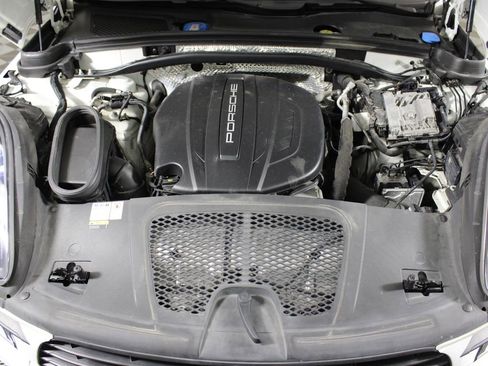 Used 2021 Porsche Macan AWD/4WD image 40