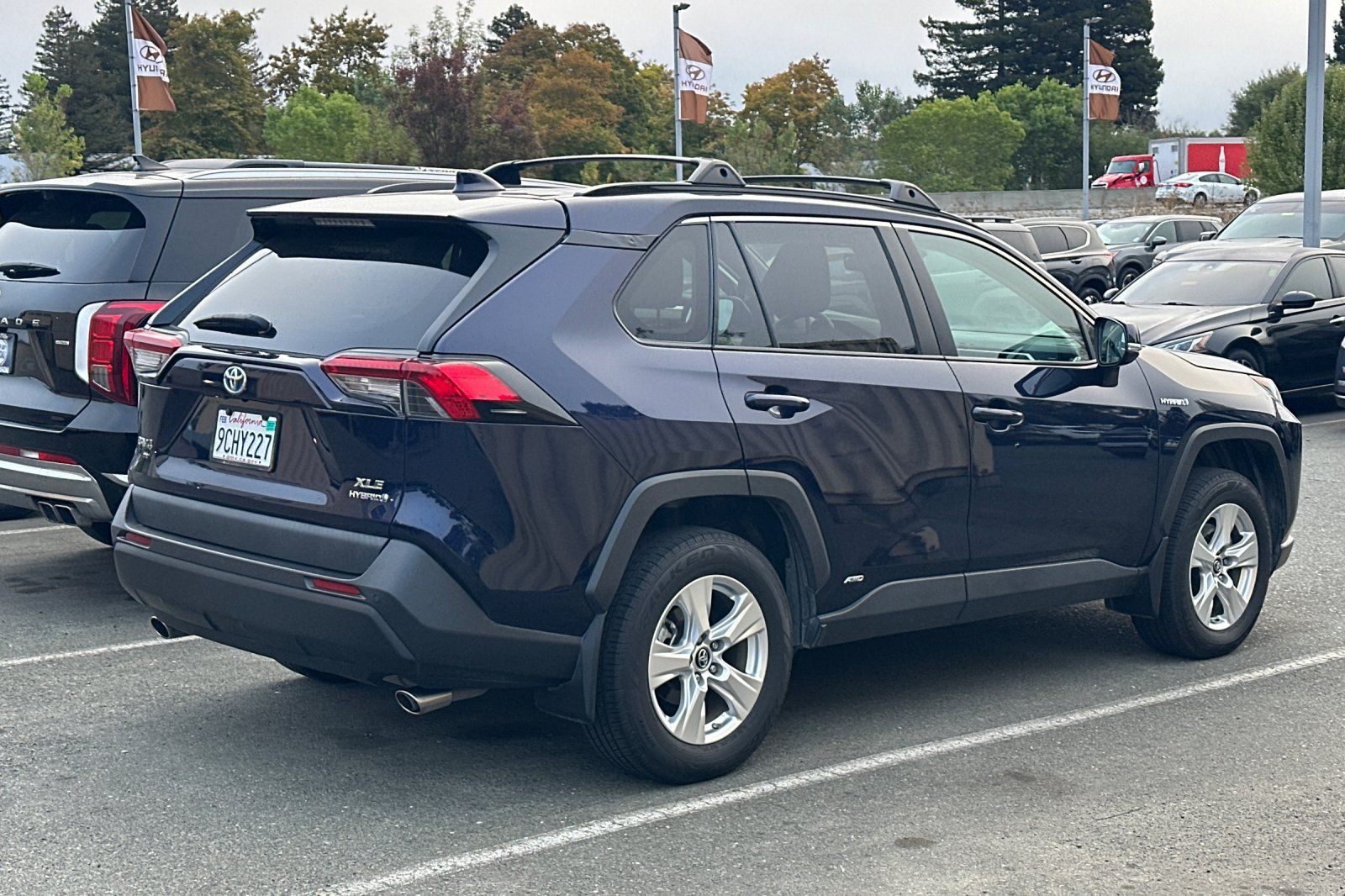 Used 2019 Toyota RAV4 XLE w/ Convenience Package AWD/4WD image 5