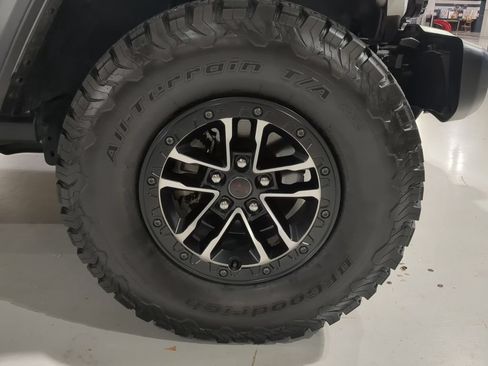 Used 2024 Jeep Wrangler Unlimited Rubicon w/ XTREMEE 35" Tire Package AWD/4WD image 6