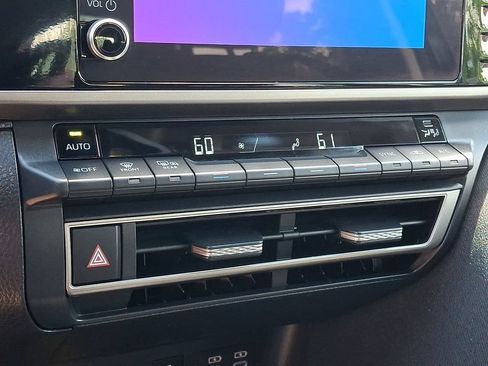 Used 2025 Toyota Camry LE FWD image 18