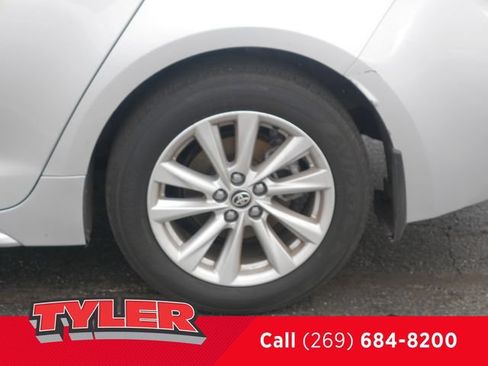 Used 2023 Toyota Corolla LE w/ LE Convenience Package FWD image 39
