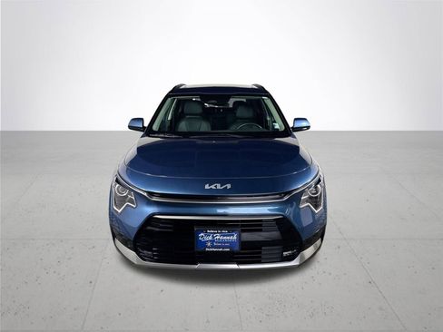 Used 2024 Kia Niro EX Touring image 3